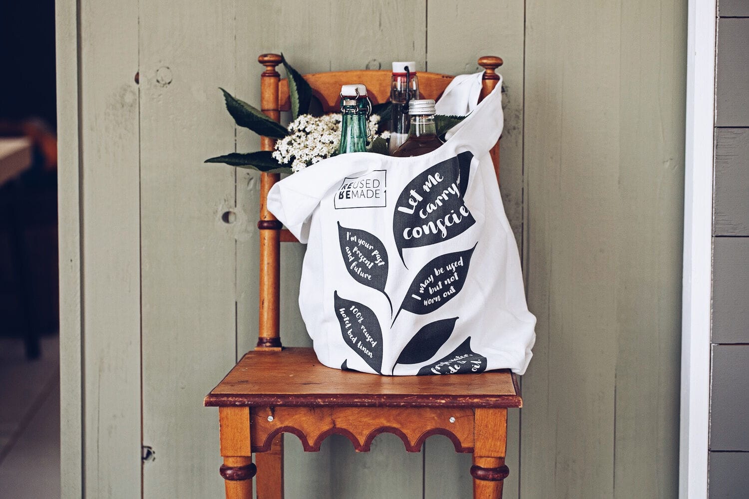 Upcycling old bedsheets to shopping bags