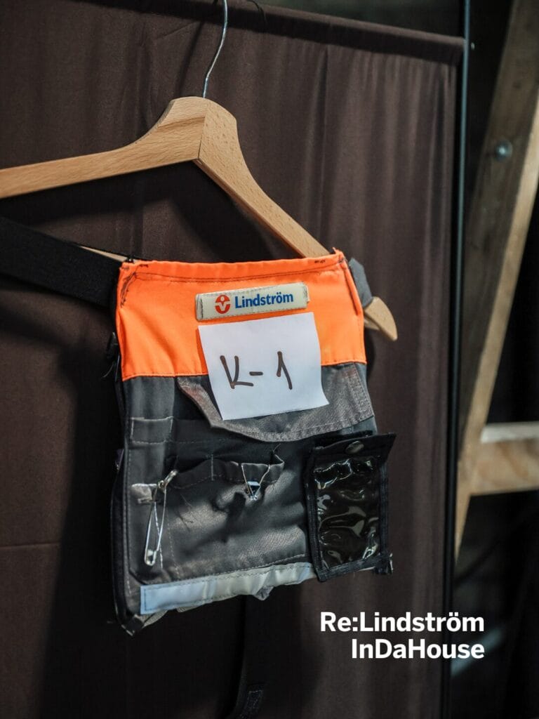 Lindström pouch from hi vis workwear