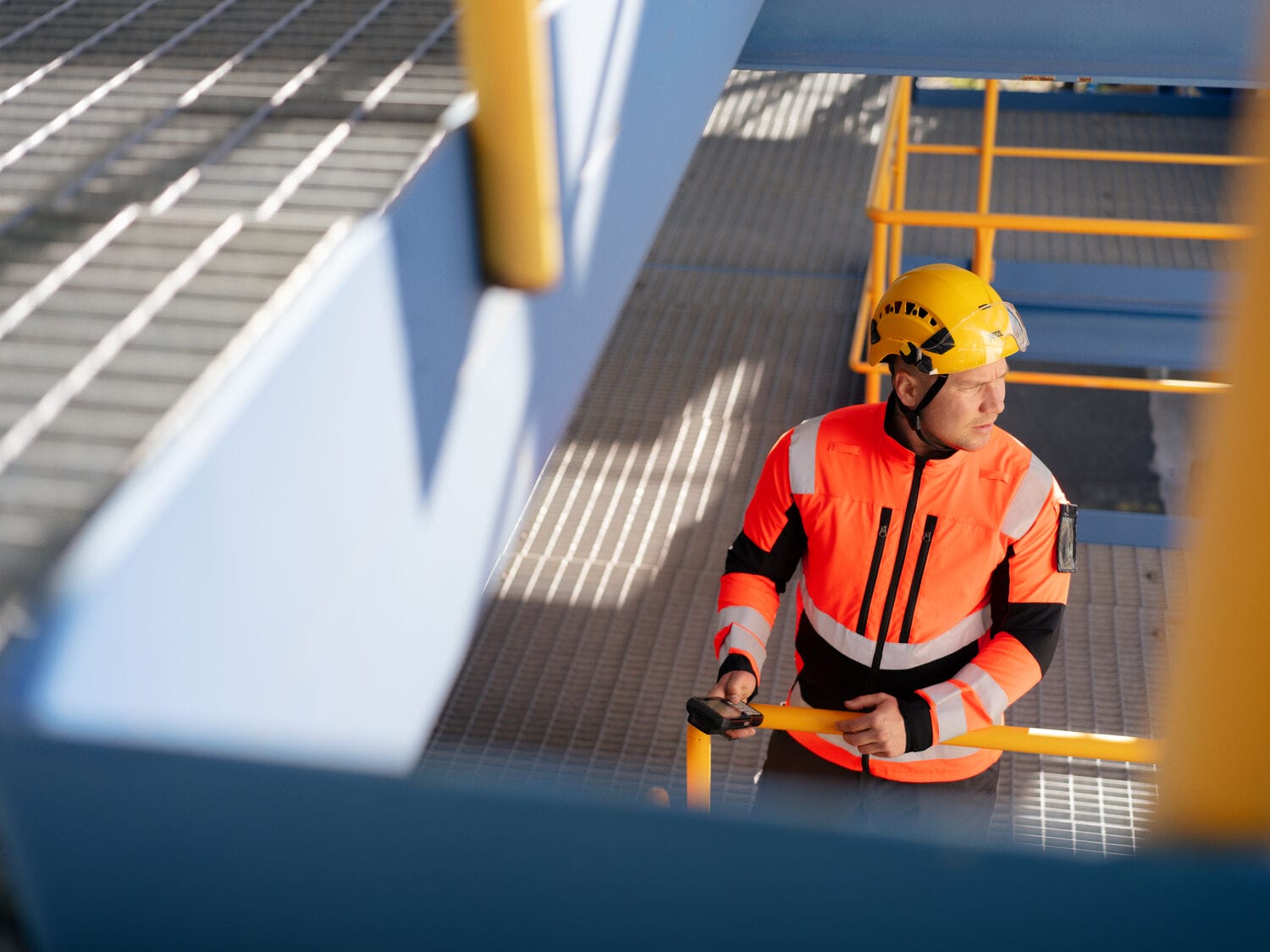 Lindström aqcuire polish protective workwear manufacturer