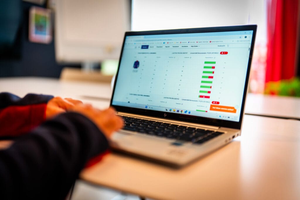 eLindström gives you data and allows you to change orders