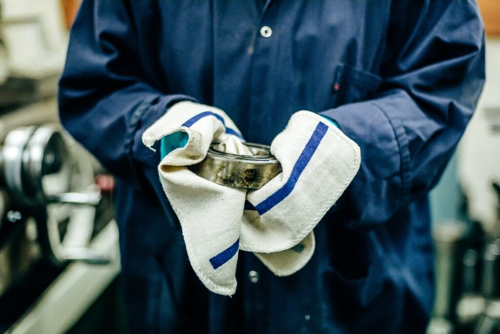 Lindstrom’s Investment in the UK Industrial Wiper Service