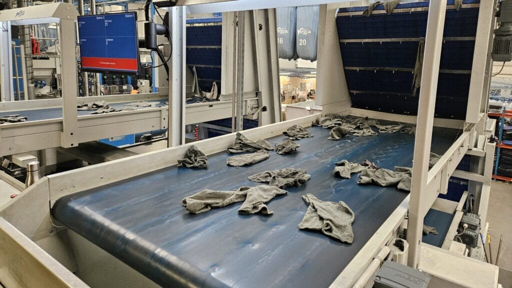 Why More Businesses Choose Lindström’s Industrial Wiper Service