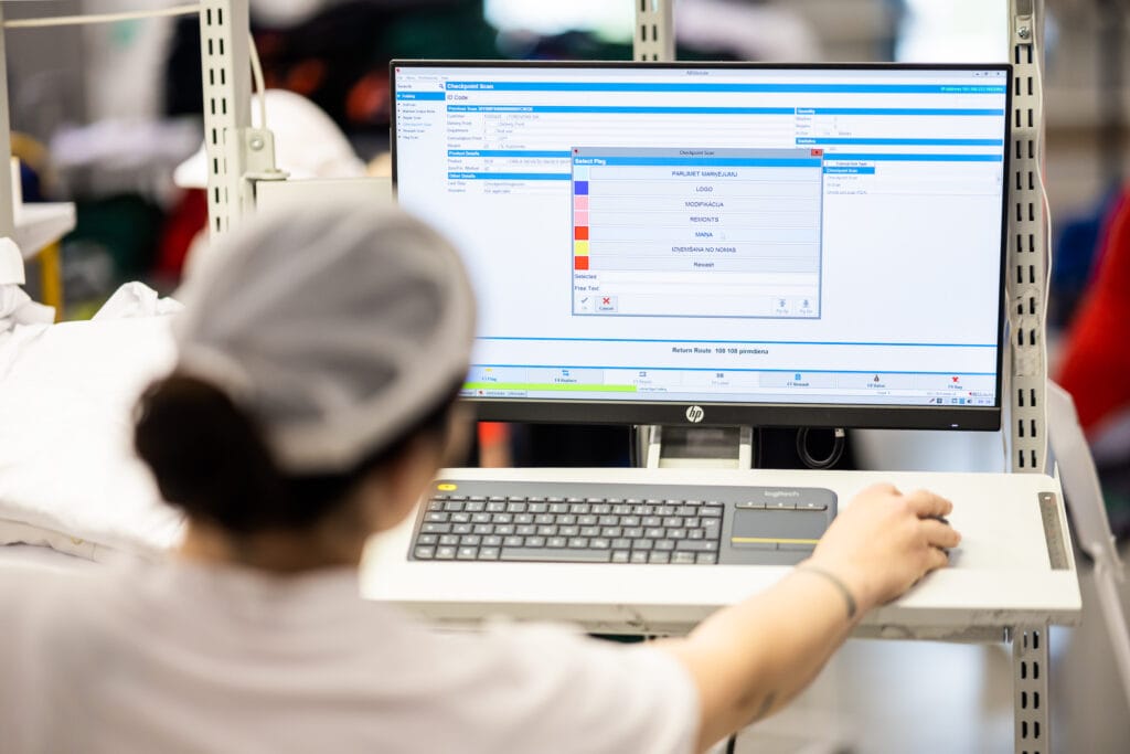 Tekstila izstrādājumu digitālā pārvaldības sistēma