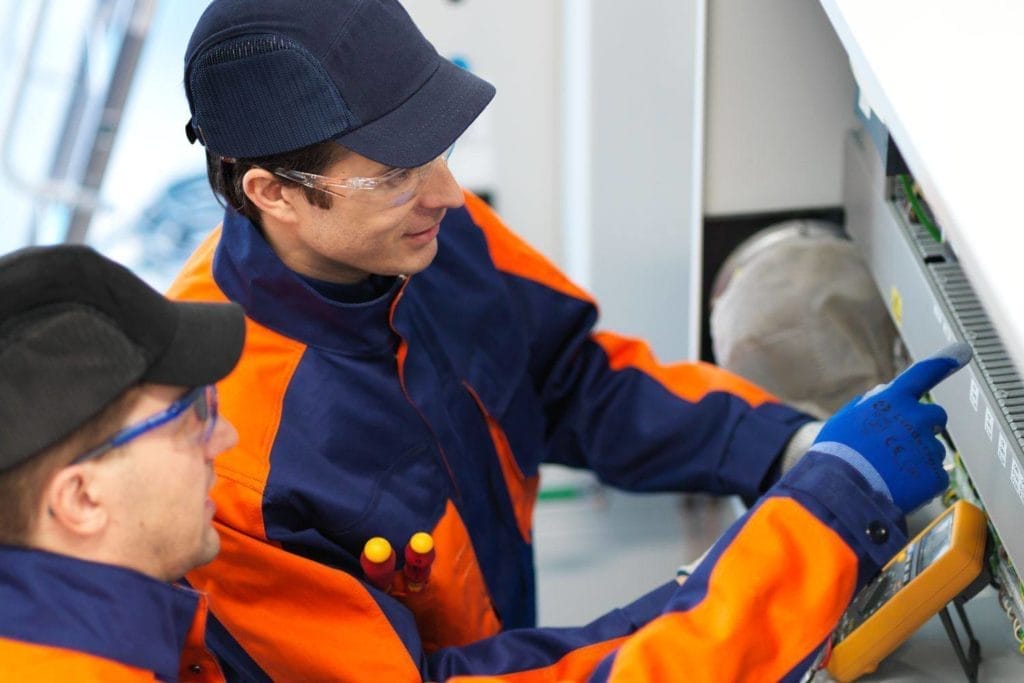 PowerPro koleksiyonumuz, maksimum güvenlik düşünülerek tasarlanmıştır. Koleksiyon, yangını engelleyen, elektrik ark parlaması ve diğer termal tehlikelere karşı koruma sağlayan anti-statik malzemelerden üretilmiştir.