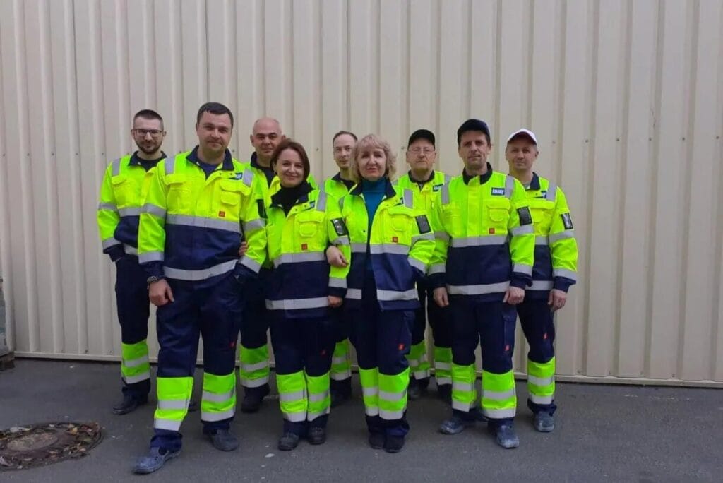 Zaposleni podjetja Knauf v Kijevu uporabljajo odsevna delovna oblačila Lindström.