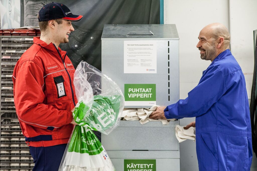 Vipperi® puuvillased puhastuslapid on kõige keskkonnasõbralikum lahendus tööstusliku mustuse, vedelike eemaldamiseks ja absorbeerimiseks.