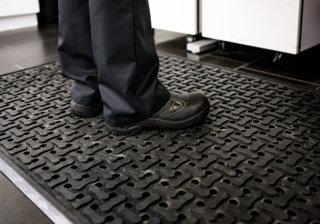 5 prednosti ergonomskih otirača – promicanje sigurnosti i zdravlja na radu