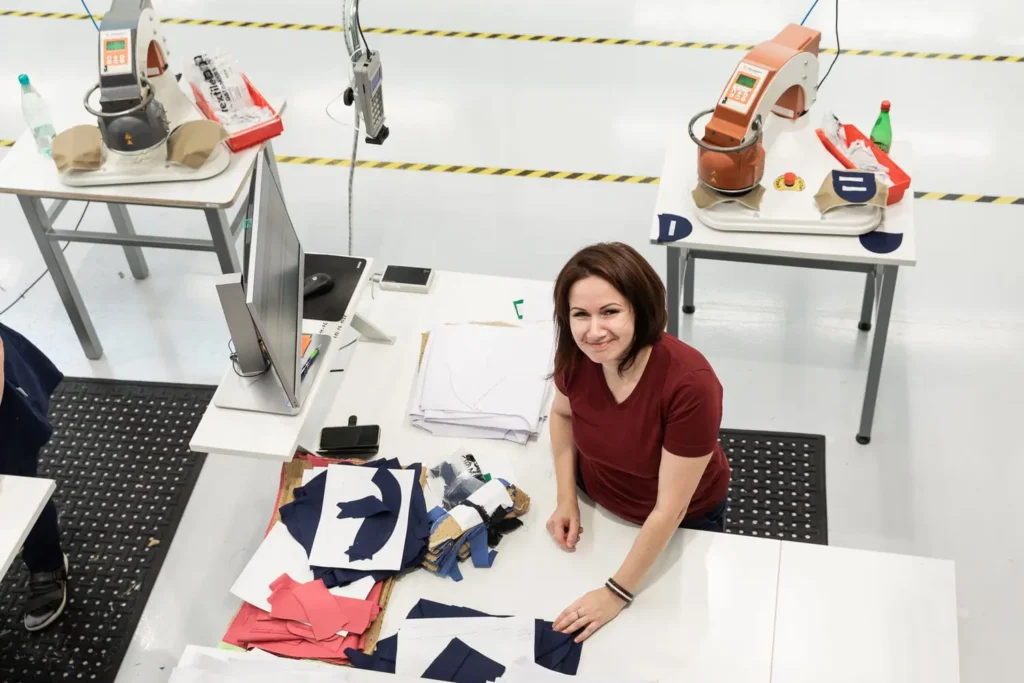 Kako izraditi godišnji plan ergonomije i normiranja rada: koraci, mjere i KPI-jevi