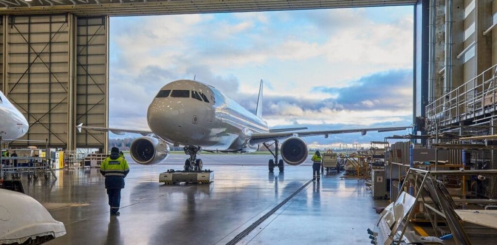 Darbo drabužiai aviacijos pramonės lyderiams: „FL Technics“ patirtis