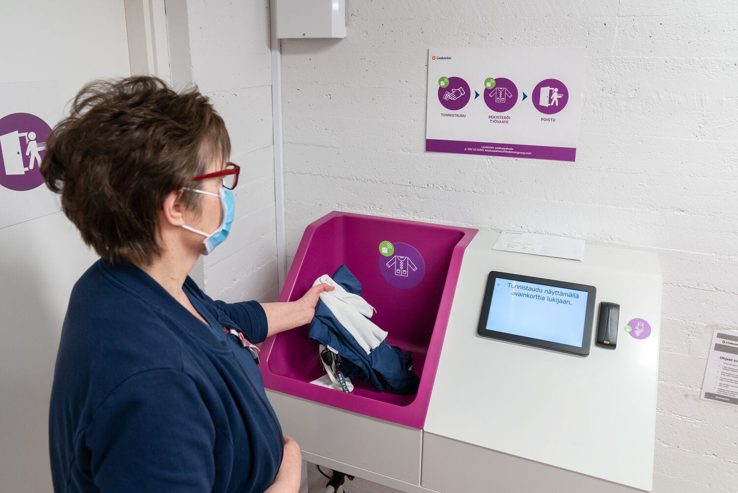 Medicinska odeća iz operacione sale mora se odložiti u posebne kontejnere, namenjene samo za kontaminiranu odeću.