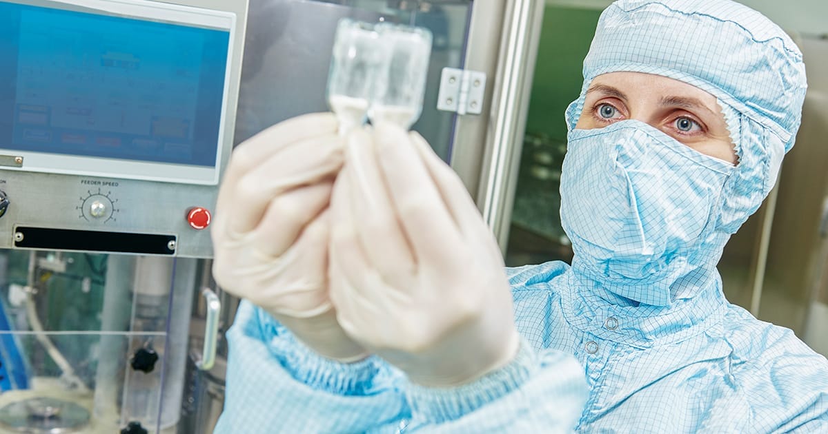 The Significance of Wearing Proper Pharmaceutical Uniforms in the Industry