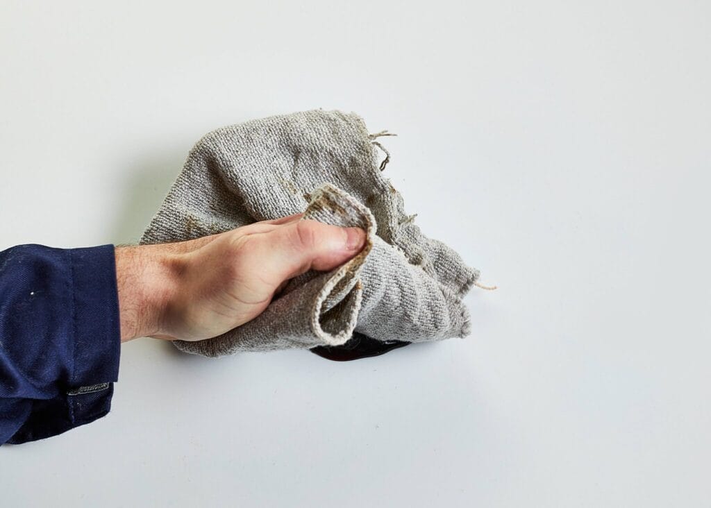 Индустриалните кърпи под наем: невидимият инструмент, който променя културата на безопасност в производствените екипи