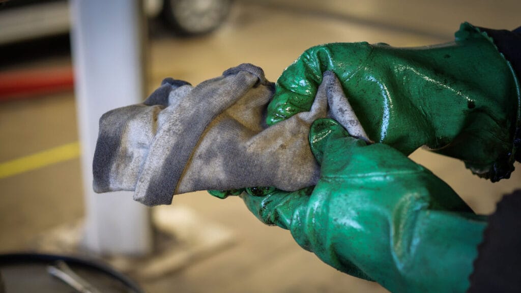 Индустриални кърпи за многократна употреба: правилният избор за вашия сервиз