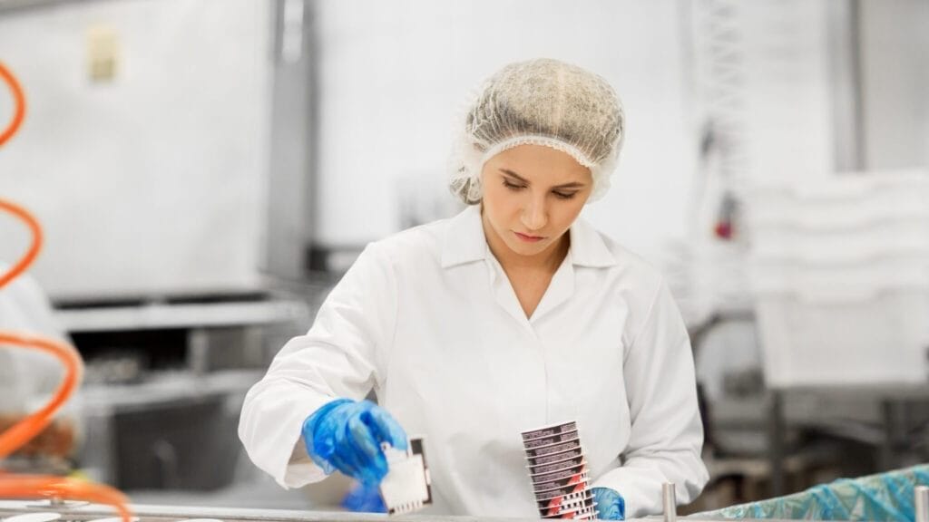 IFS Denetimlerinde İş Kıyafetleri Neden Reddedilir?