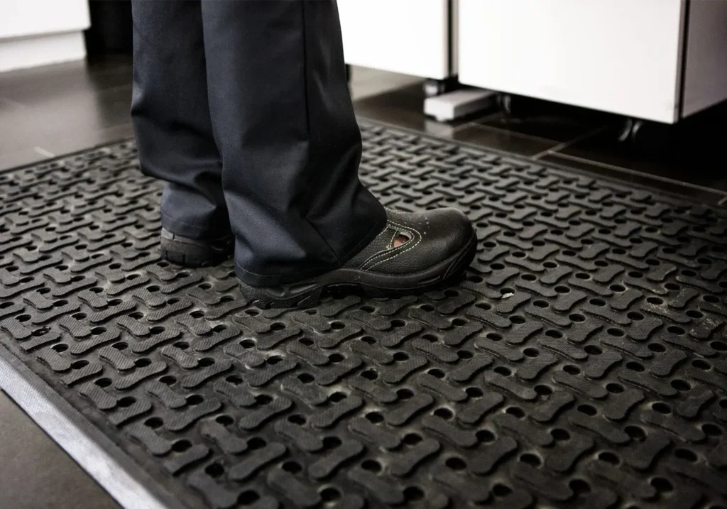 Ergonomik Paspasların 5 Avantajı – İş Yerinde Güvenlik ve Sağlığın Teşviki