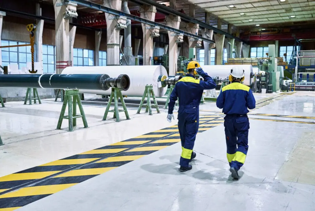 Antistatik İş Kıyafeti: Güvenliğin ve Konforu Bir Arada Sunan Çözüm