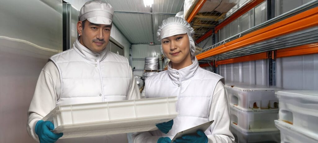 Quần Áo Bảo Hộ Kho Lạnh: Giữ Ấm, Chống Thấm Tốt Trong Môi Trường Lạnh Sâu