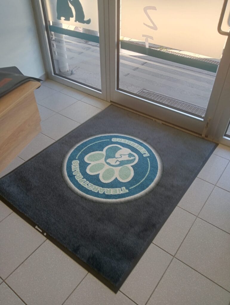 Ihr Logo wird schon beim Eintreten sichtbar