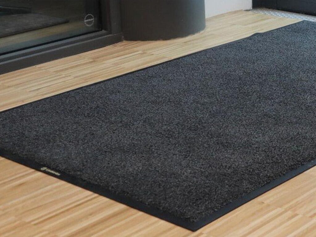 Шесть вариантов, три размера