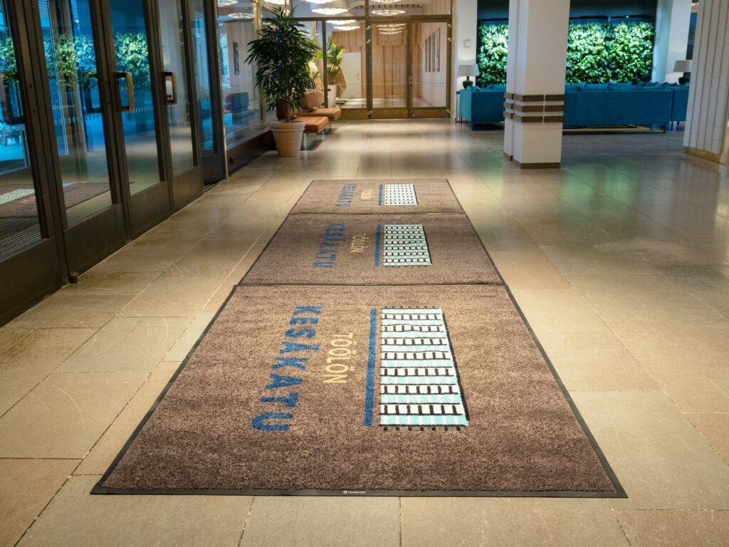 Lindströmin designmatto Auratum Töölön Kesäkatu 010